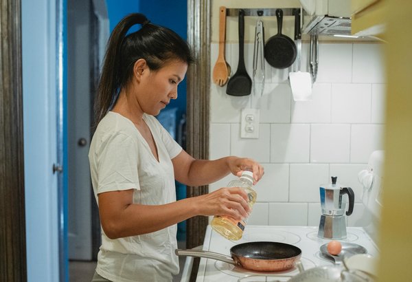 Comment préparer des rouleaux de printemps avec une sauce cacahuète maison?